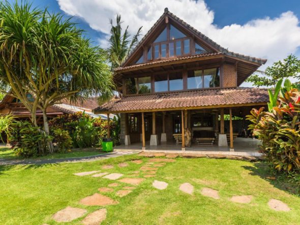 Balean Beach Bali | The Gap Year Family Wooden guesthouse at Pondok Pitaya on Balian Beach, Bali