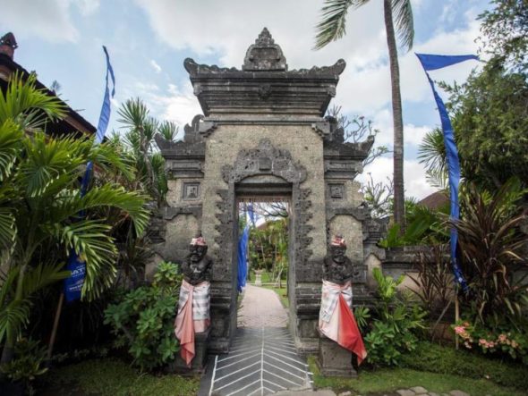 satria cottages | The Gap Year Family Entrance gate at Satriya Cottages in Kuta, Bali